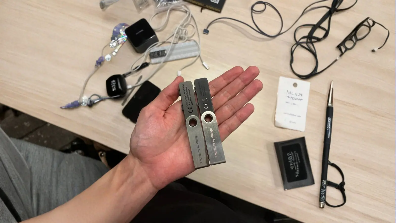 Fake Ledger Hardware Wallets on Chinese Marketplaces Steal Crypto Seeds and PINs